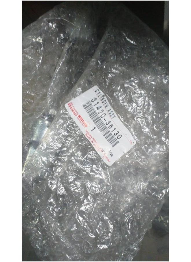 TOYOTA Genuine Toyota Clutch Master Cylinder Assy 31420-36130 Reliable Clutch Control  - Image 1