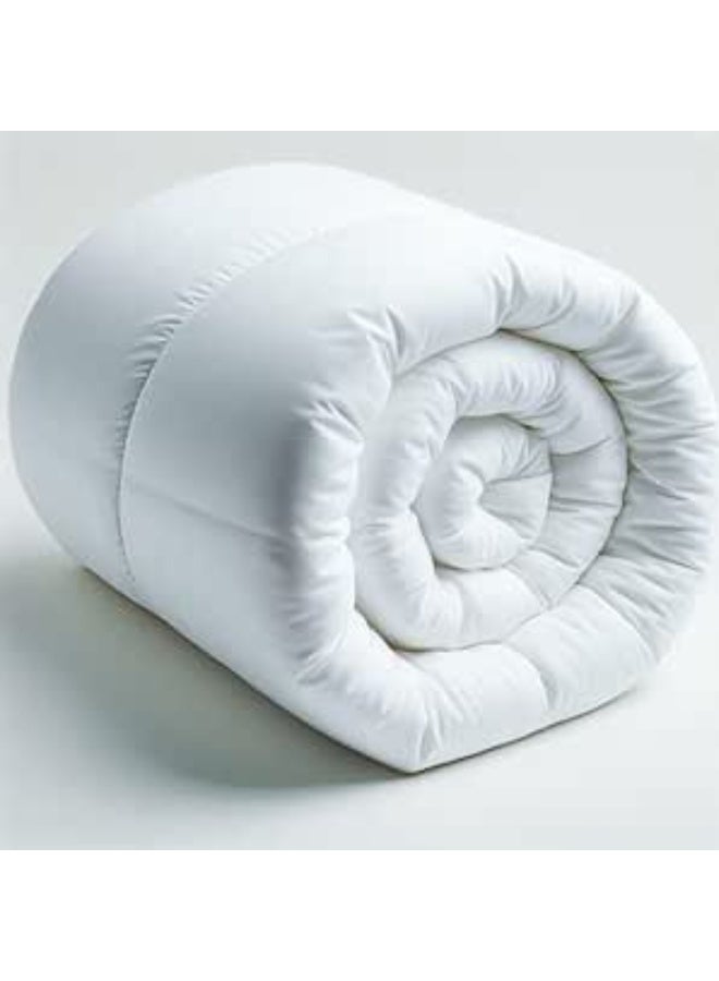 Salina لحاف مايكروفايبر 100% — ناعم وقابل للغسل، مناسب لجميع المواسم | 220×240 سم - Image 1