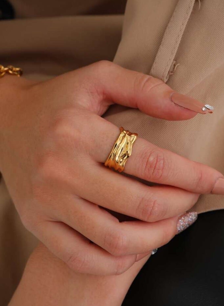 إيكوال خاتم نسائي أنيق من الاستانلس ستيل مطلي باللون الذهبي بمقاس موحد - Image 1