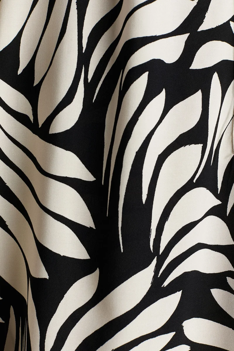 H&M Balloon-sleeved blouse