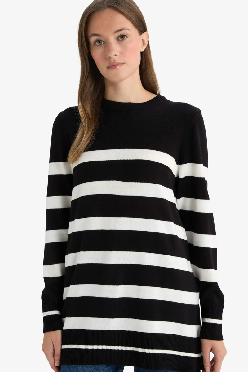 ديفاكتو Regular Fit Crew Neck Tunic