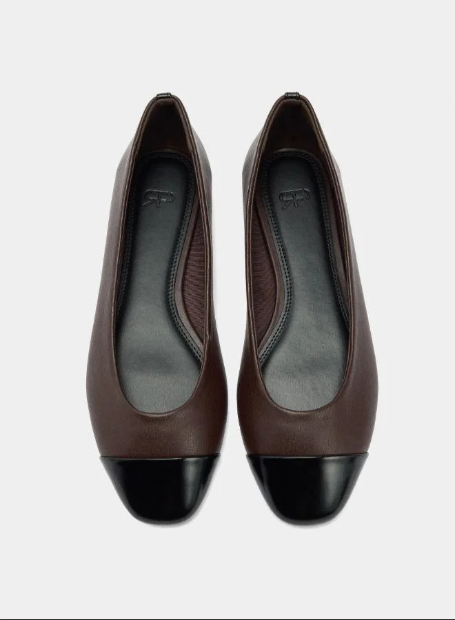 بارفوا الباليه المسطحة مع التباين