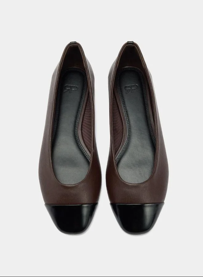 بارفوا الباليه المسطحة مع التباين