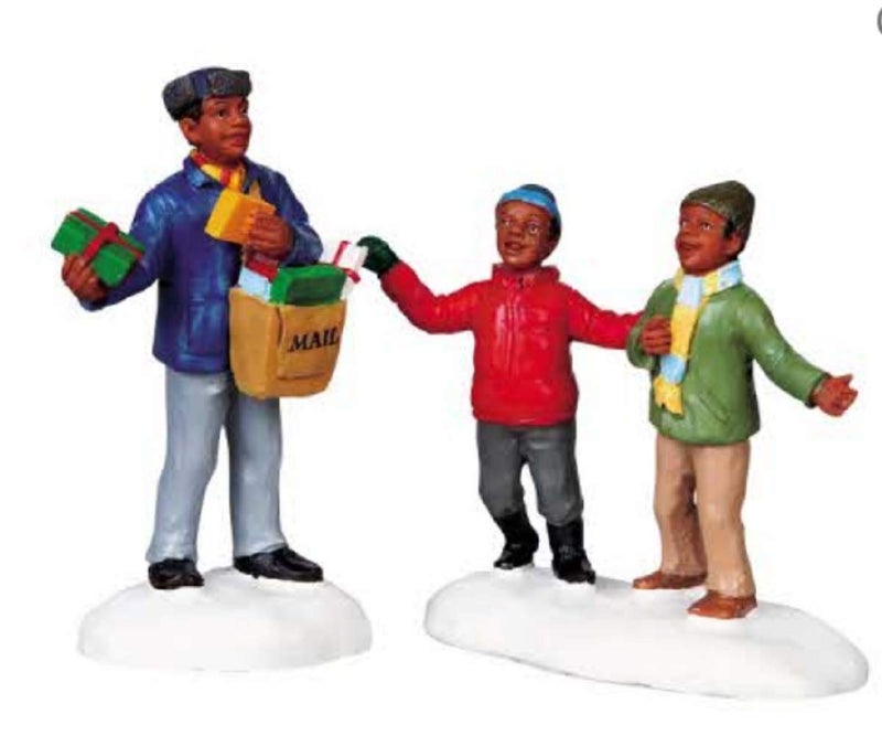 Lemax Lemax Coventry Cove Figurine  Special Delivery Set of 2