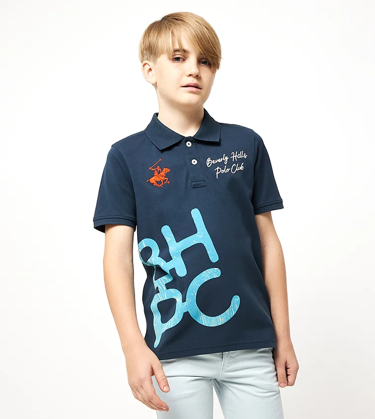 بيفرلي هيلز بولو كلوب تيشيرت بولو بأكمام قصيرة وطبعة شعار نادي بيفرلي هيلز بولو