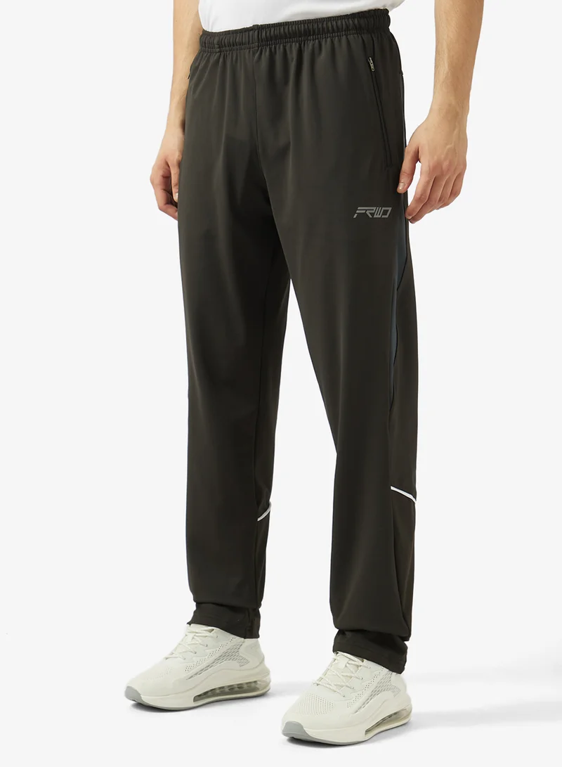 فورورد بنطلون رياضي بقصة عادية مع خطوط جانبية