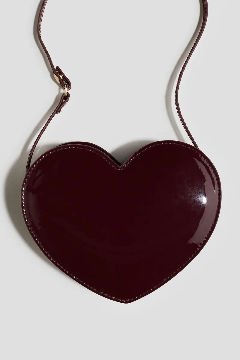 اتش اند ام حقيبة كتف بتصميم قلب