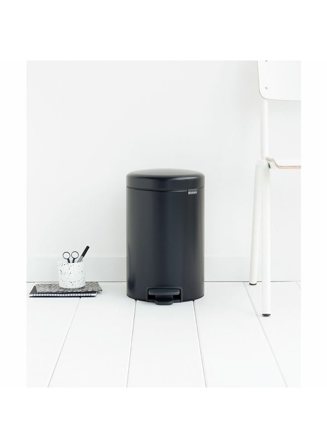 brabantia Newicon Odour-Proof Design Non-Slip Pedal Bin Matt Black 12 L  - Image 4