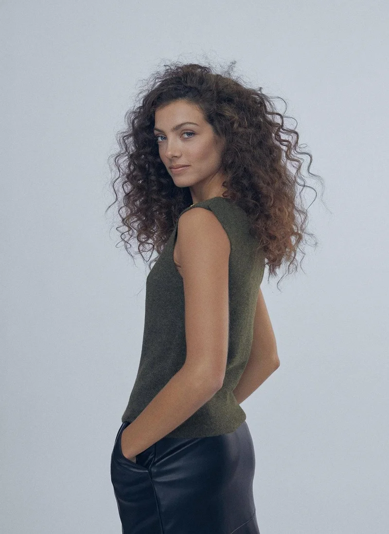 Lola Casademunt Contrast top