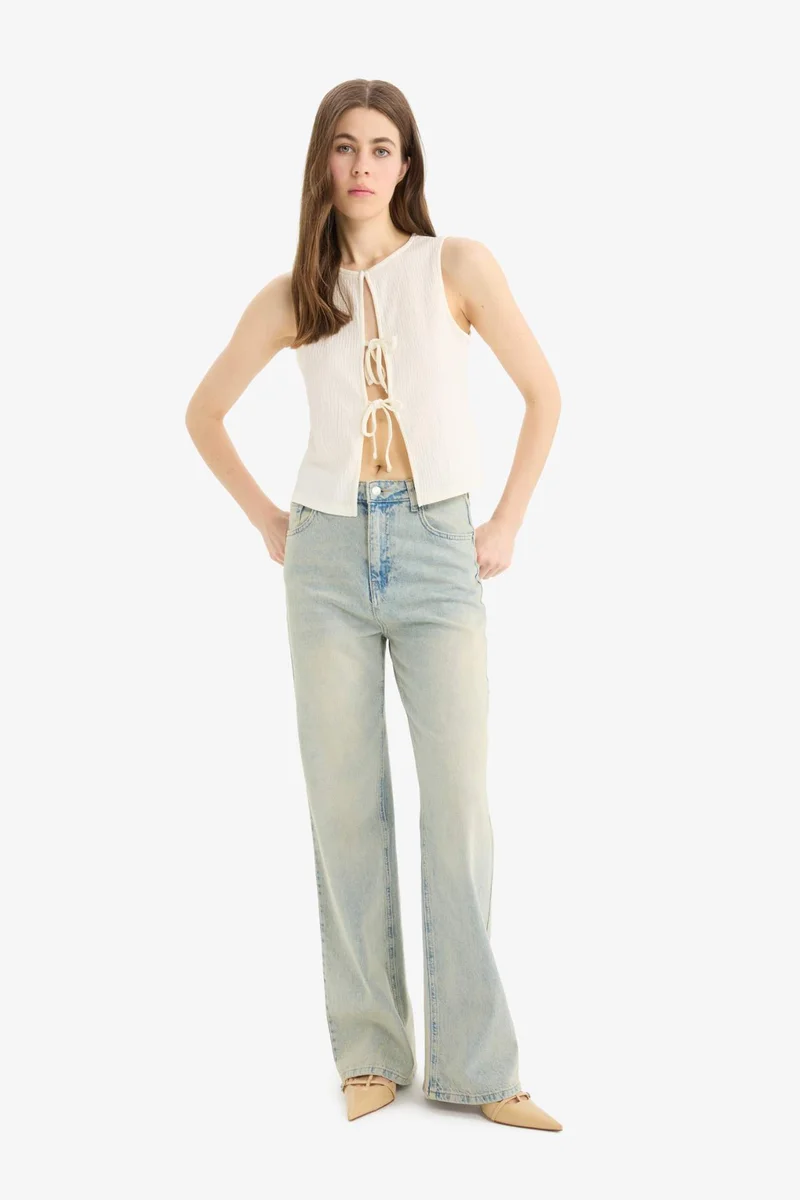 ديفاكتو Regular Fit Crew Neck Crepe Blouse