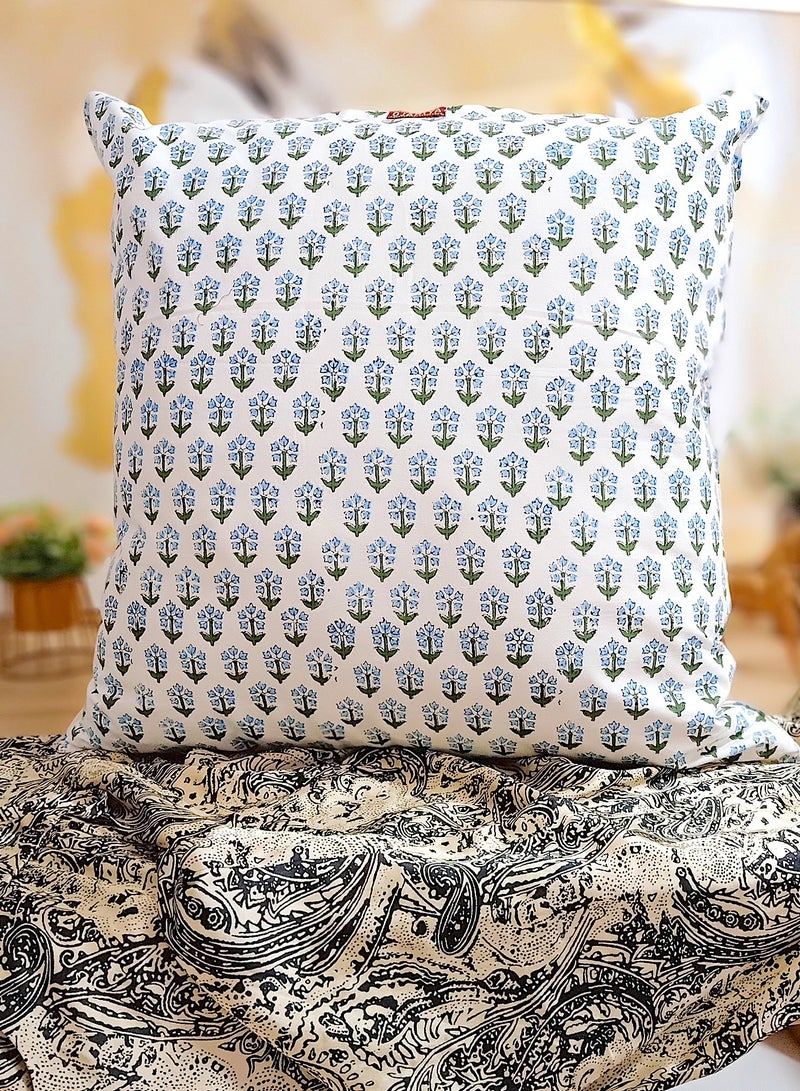 أوجريا غطاء وسادة مطبوع عليه بلو بريز من القطن العضوي الفاخر مبطن يدويًا 65 سم × 65 سم - Image 2