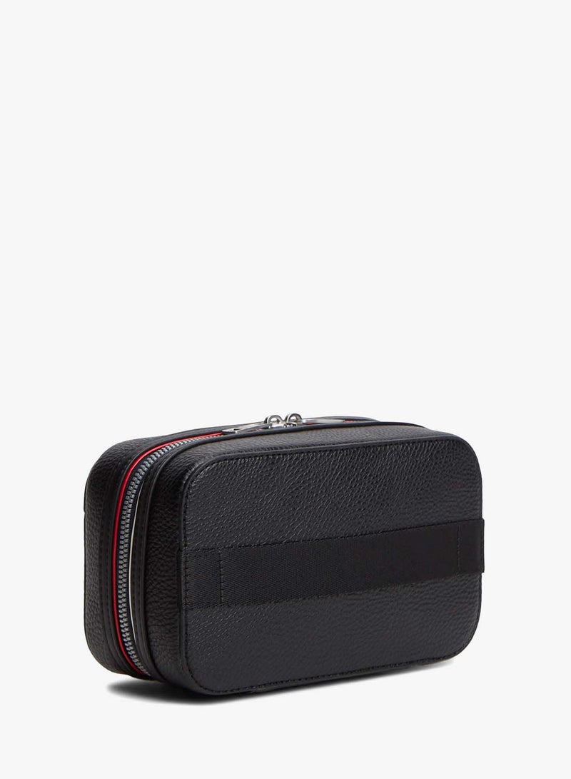 TOMMY HILFIGER Metal Logo Pebble Grain Washbag - Image 1