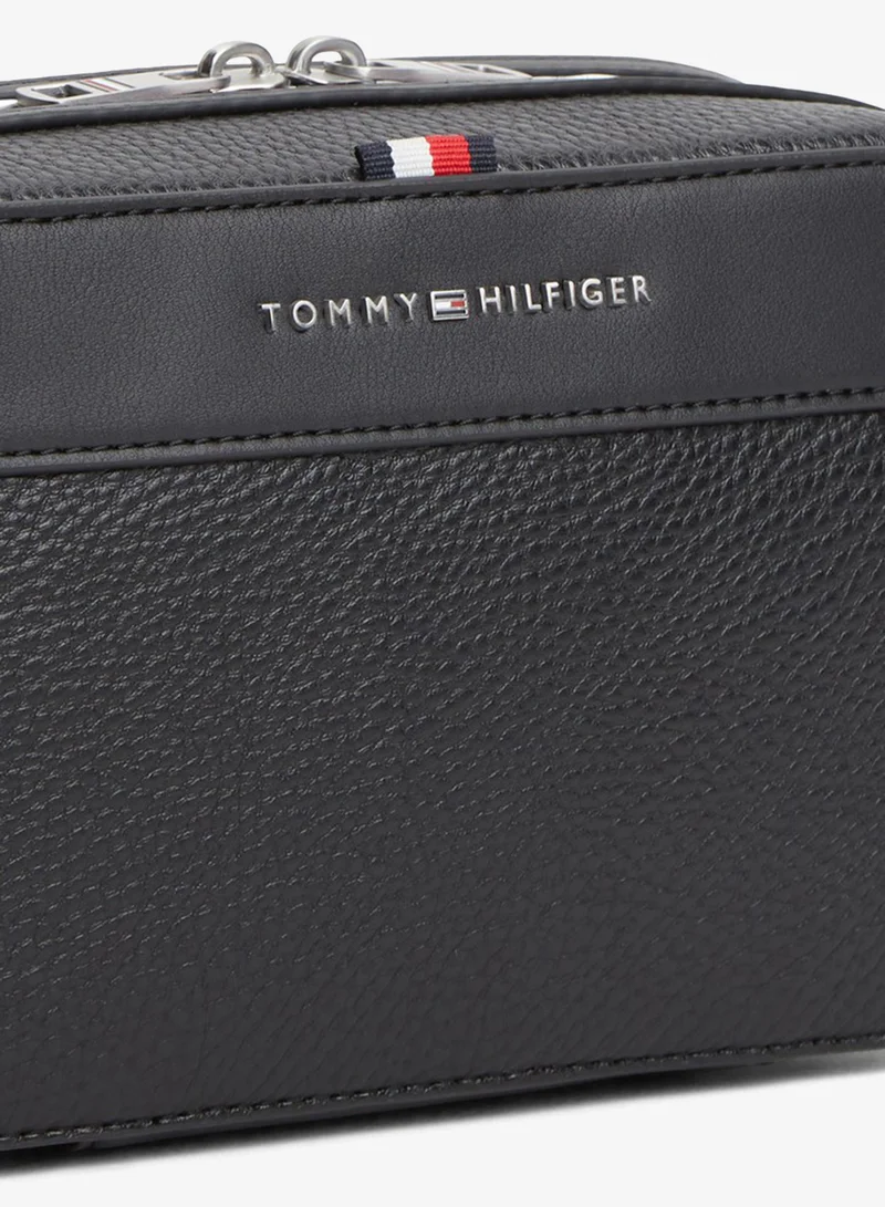 Tommy Hilfiger  Metal Logo Pebble Grain Washbag for Men | Best Price UAE