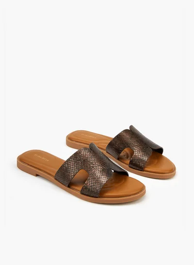 فلورا بيلا من شو إكسبرس Textured Slip-On Flat Sandals