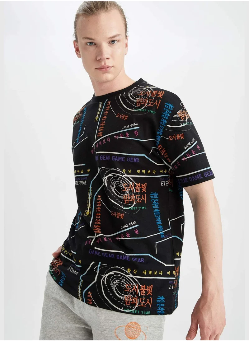 DeFacto Boxy Fit Short Sleeve Geometric Print T-Shirt