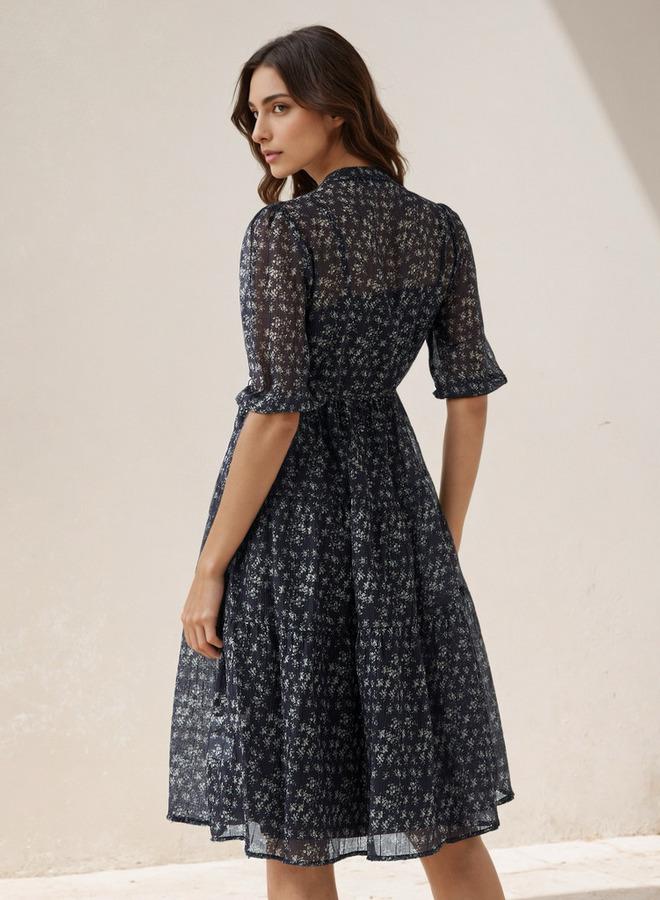 سبلاش فيڤ فستان نسائي متوسط الطول بطبعة زهور وتفاصيل ثنيات من الفيسكوز - Image 3