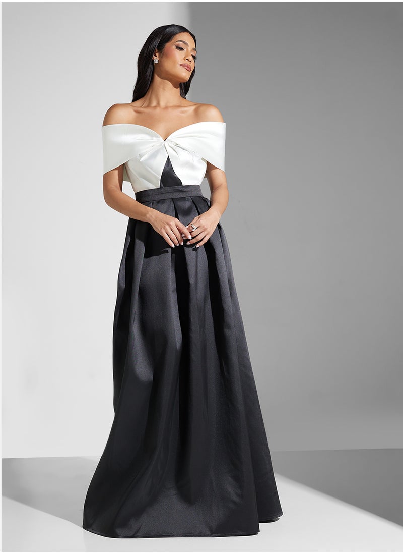 Namshi x Monochrome Off Shoulder Fown With Box Pleat Detail  - Image 5