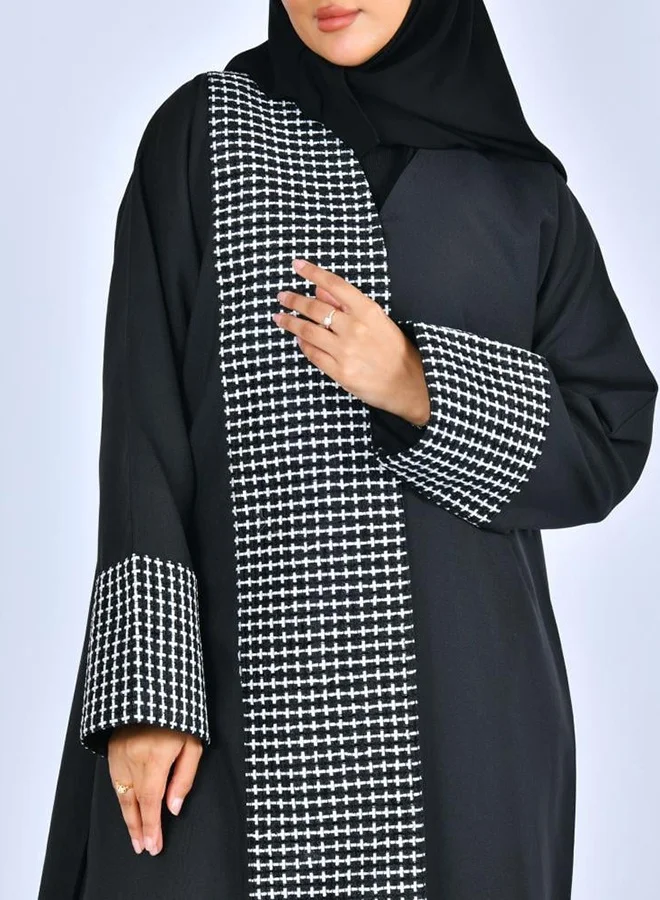 lamha abaya Black winter abaya with plaid fabric inserts