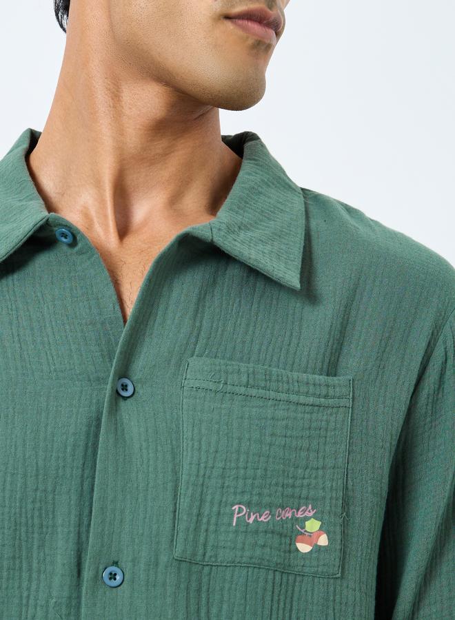 ستايلي طقم من بنطال بيجاما وقميص بتفاصيل بارزة الملمس - Image 3