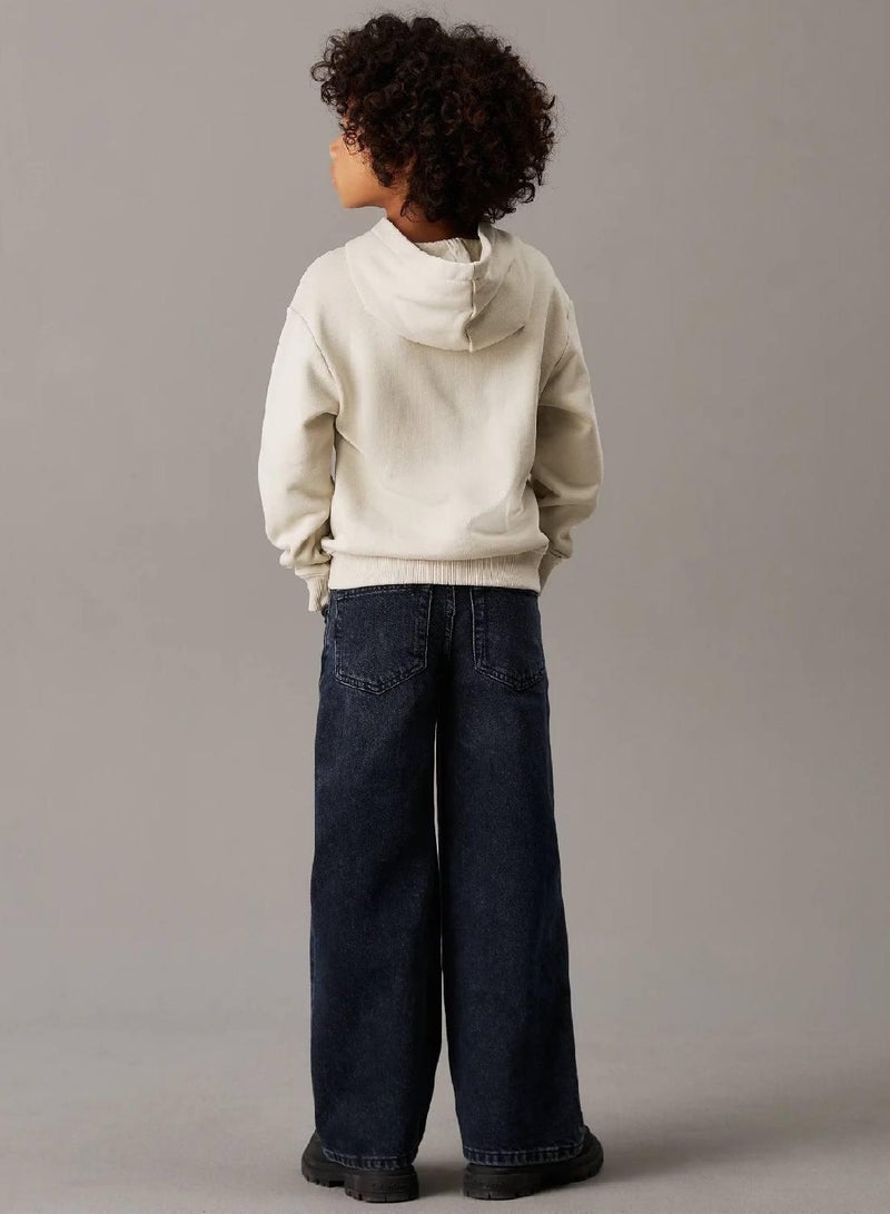 كالفن كلاين جينز هودي مريح مزين بشعار كلفن كلاين - Image 2