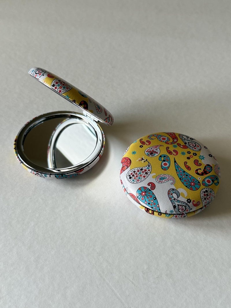 Decorative Compact Mirror, Double-Sided, Paisley Pattern, 7.5 cm, 1X/2X Magnification, Travel Size (Yellow) - Image 2