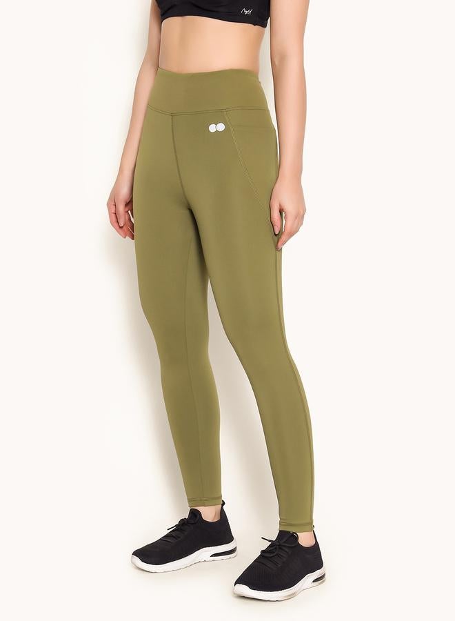 Clovia Snug Fit 4-Pocket Active Tights - Image 3