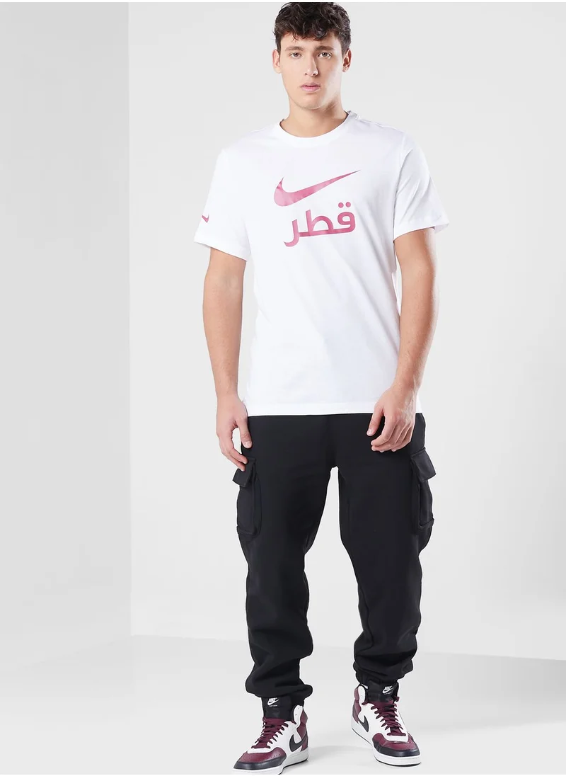 نايكي تيشيرت بطباعة كتابة