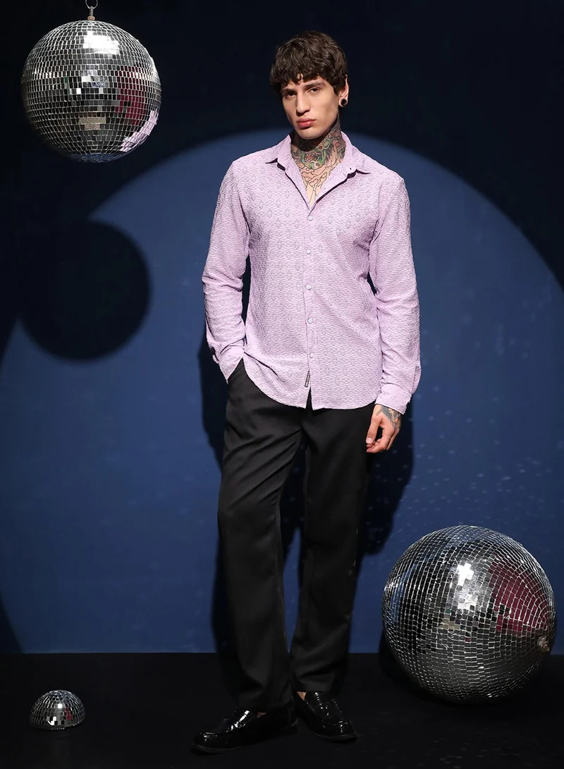Campus Sutra Campus Sutra Men's Lavender Dunes-Tactile Shirt For Casual Wear | Spread Collar | Long Cuffed Sleeves | Button Closure | Shirt Crafted With Comfort Fit For Everyday Wear