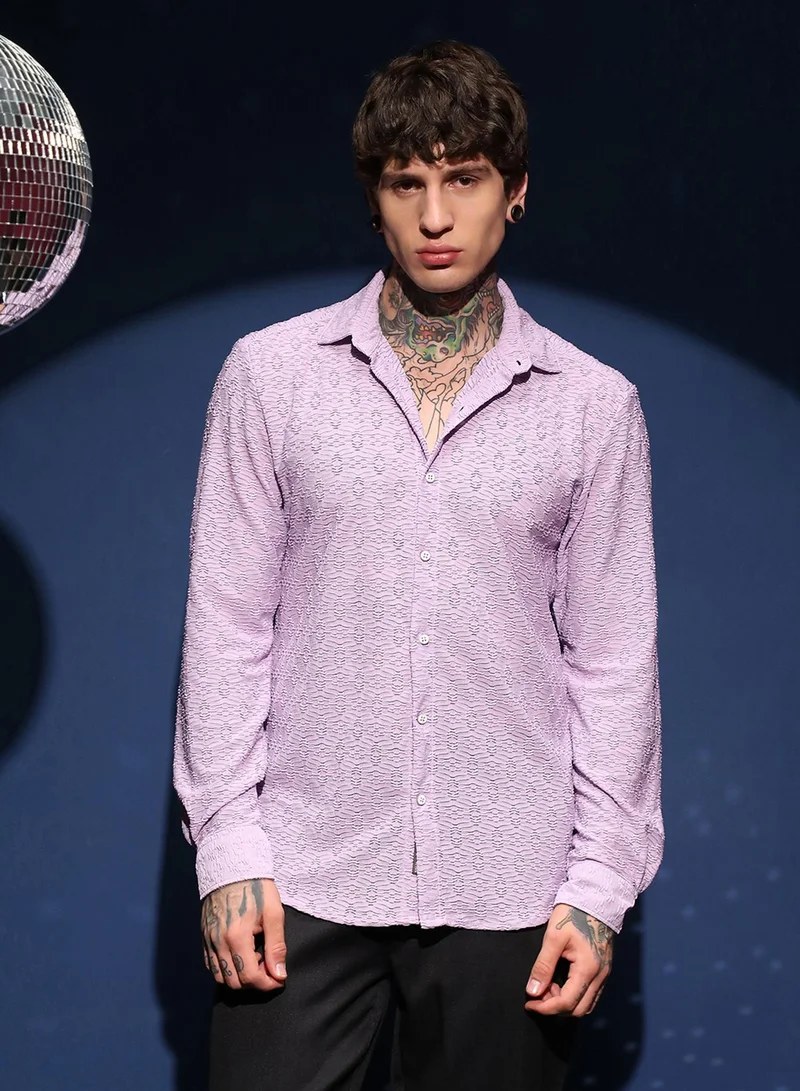 Campus Sutra Campus Sutra Men's Lavender Dunes-Tactile Shirt For Casual Wear | Spread Collar | Long Cuffed Sleeves | Button Closure | Shirt Crafted With Comfort Fit For Everyday Wear