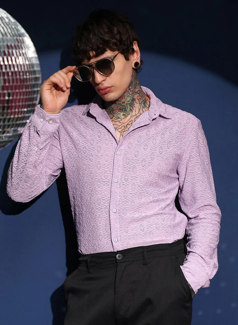 Campus Sutra Campus Sutra Men's Lavender Dunes-Tactile Shirt For Casual Wear | Spread Collar | Long Cuffed Sleeves | Button Closure | Shirt Crafted With Comfort Fit For Everyday Wear