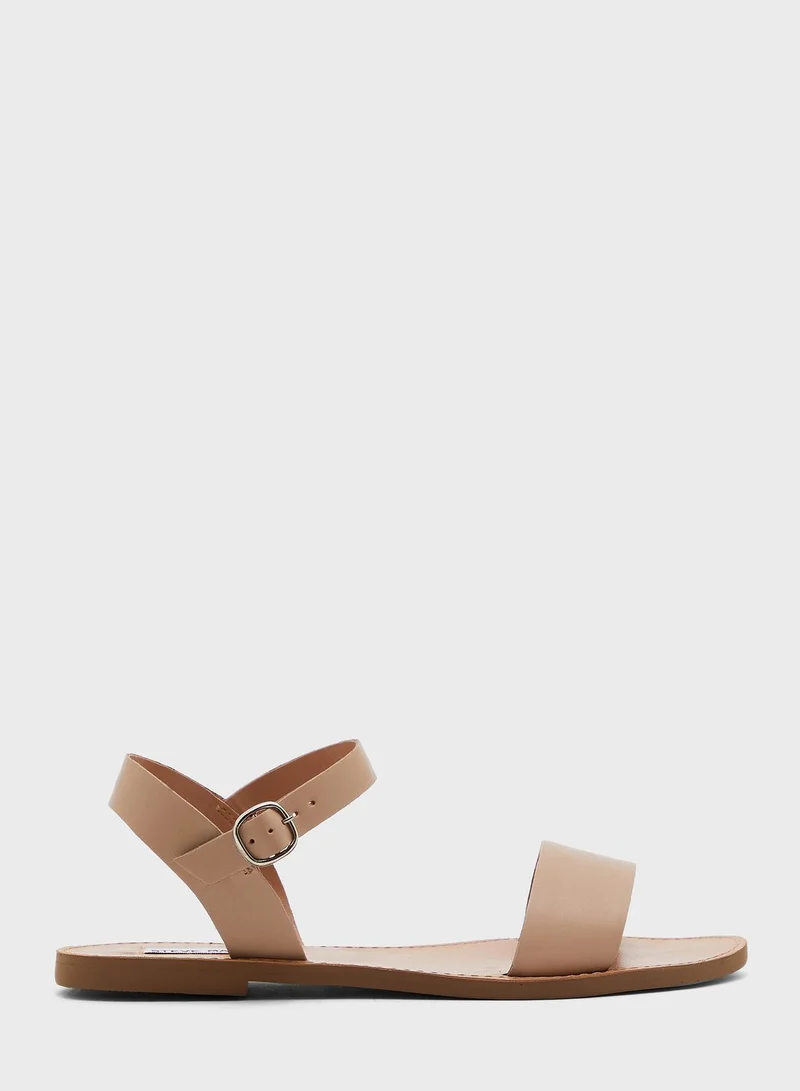 STEVE MADDEN Donddi Flat Sandal
