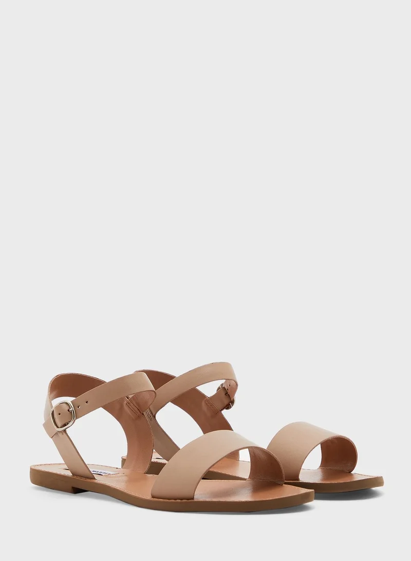 STEVE MADDEN Donddi Flat Sandal