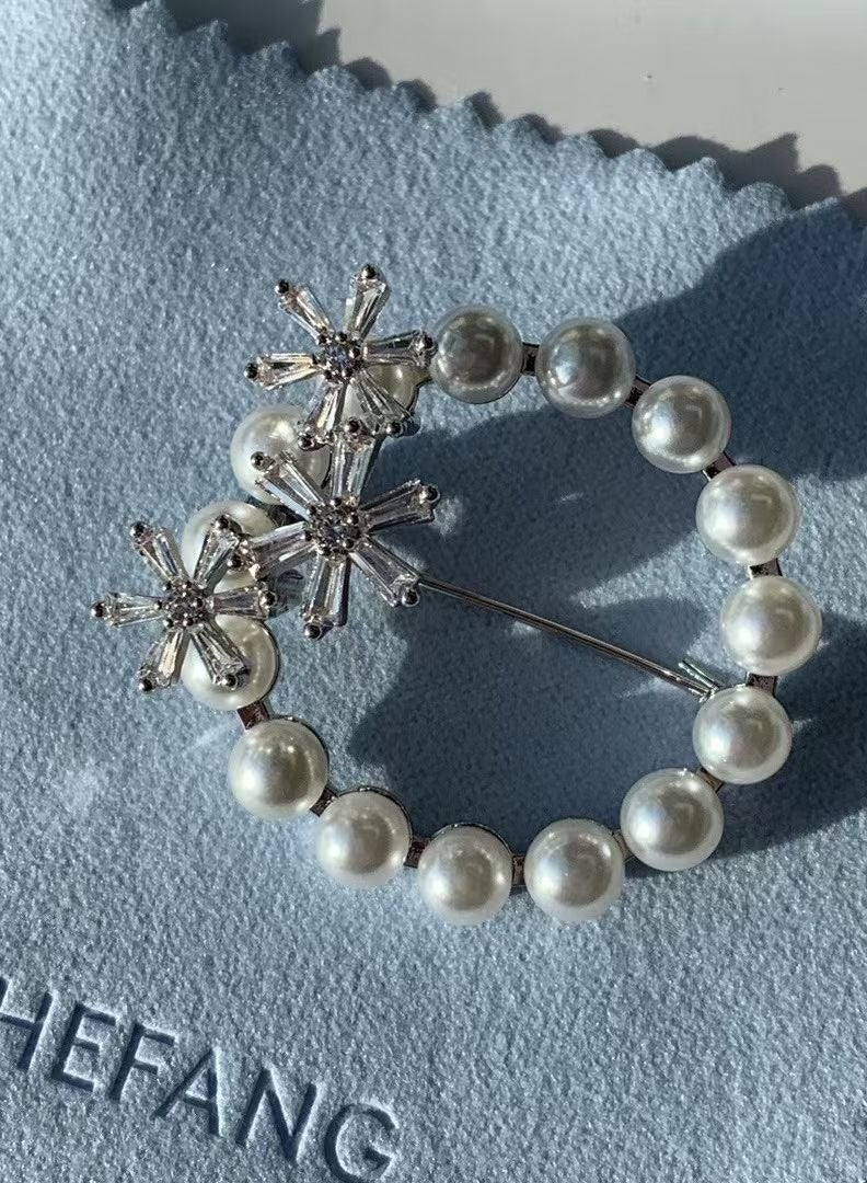 HEFANG Personalized And Fashionable Shell Bead Snow Ring Brooch  - Image 2