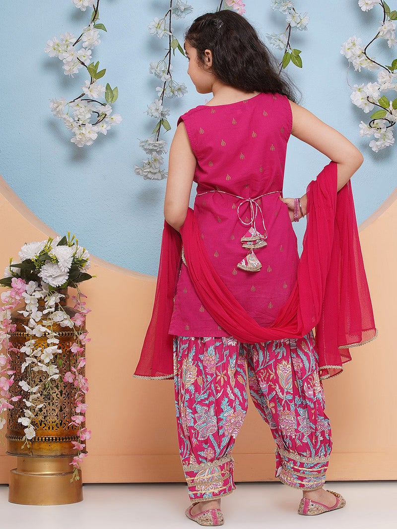 PRASHA cotton Woven Sleeveless Floral Print A Line Kurta And Salwar With Dupatta Set - Pink - Image 3