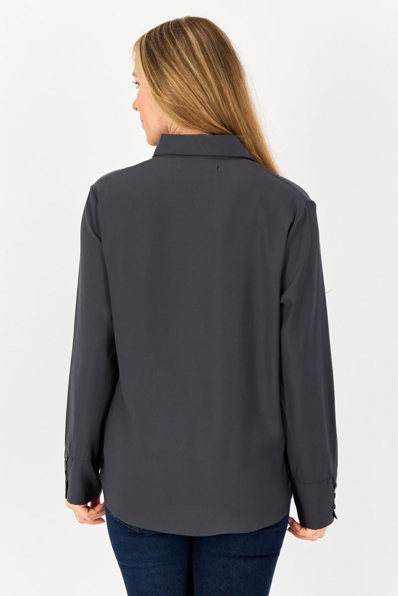 bebe قميص نسائي بأكمام طويلة وياقة مدببة، رمادي داكن - Image 3