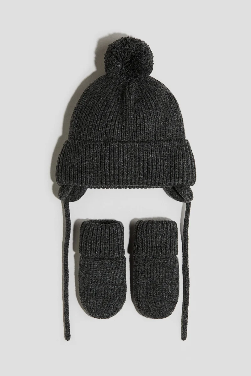 H&M 2-piece beanie and mittens set