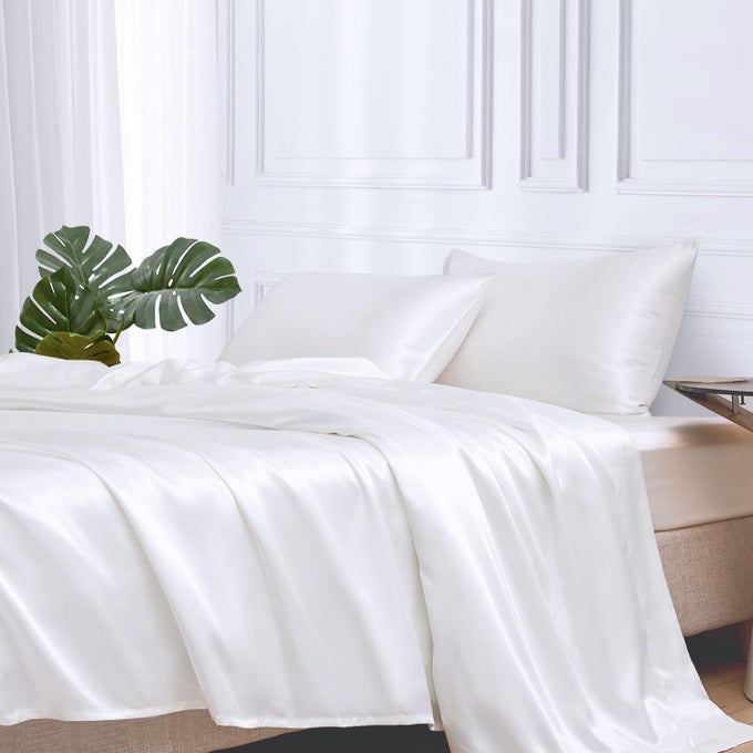 MRHM SATIN BED SHEETS FULL SIZE SHEETS SET 4 PCS SILKY BEDDING SET WITH 15 INCHES DEEP POCKET FOR MATTRESS FULL WHITE