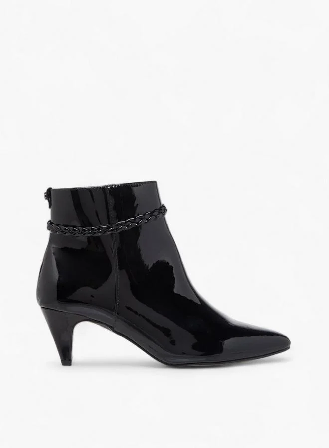 فلورا بيلا من شو إكسبرس أحذية الكاحل النسائية بلمسة مضفرة