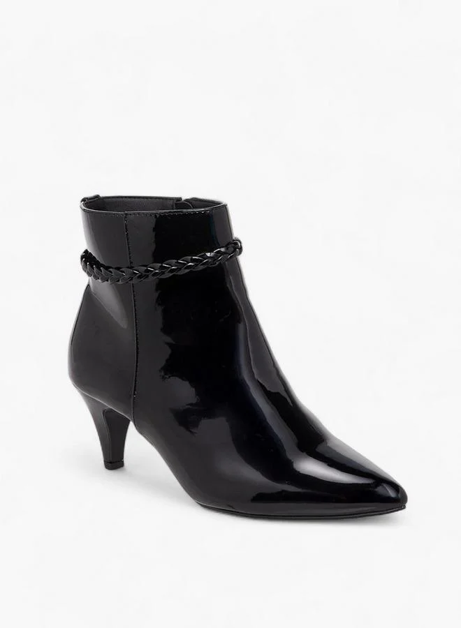 فلورا بيلا من شو إكسبرس أحذية الكاحل النسائية بلمسة مضفرة