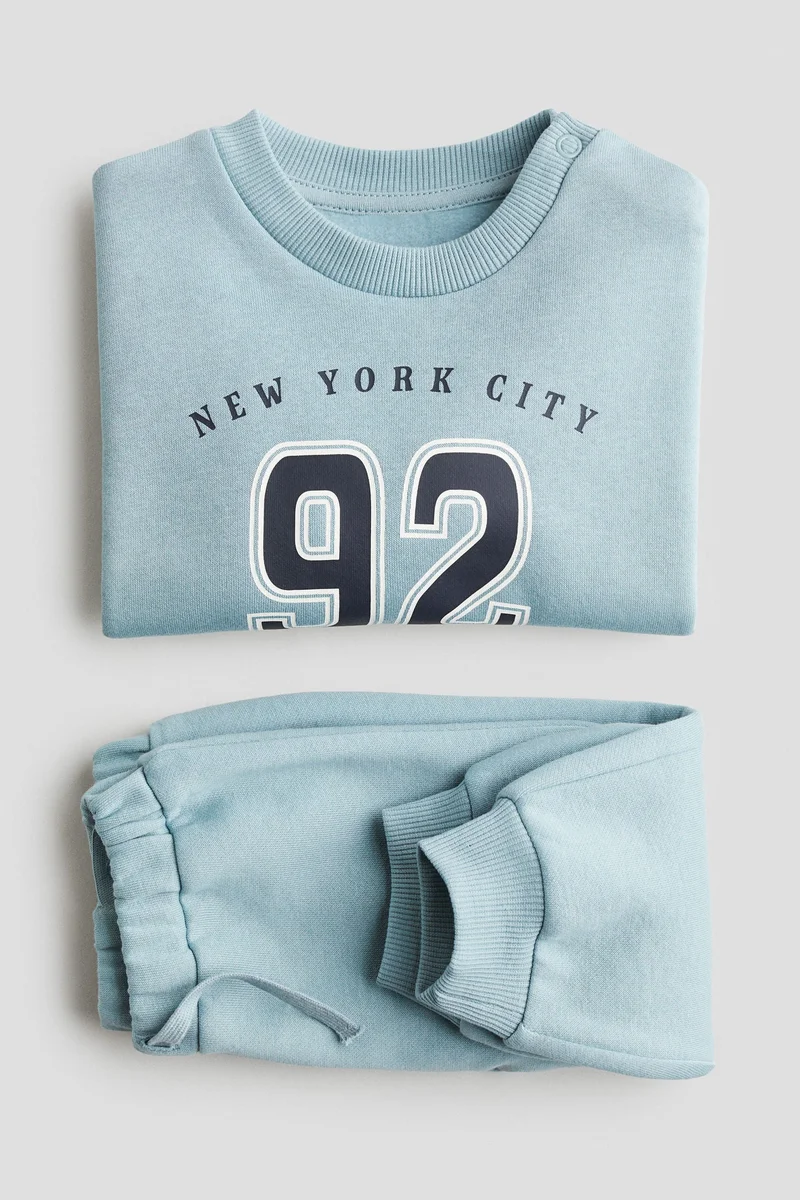 اتش اند ام طقم سويت شيرت بطبعة وبطانة ناعمة - عبوة من قطعتين