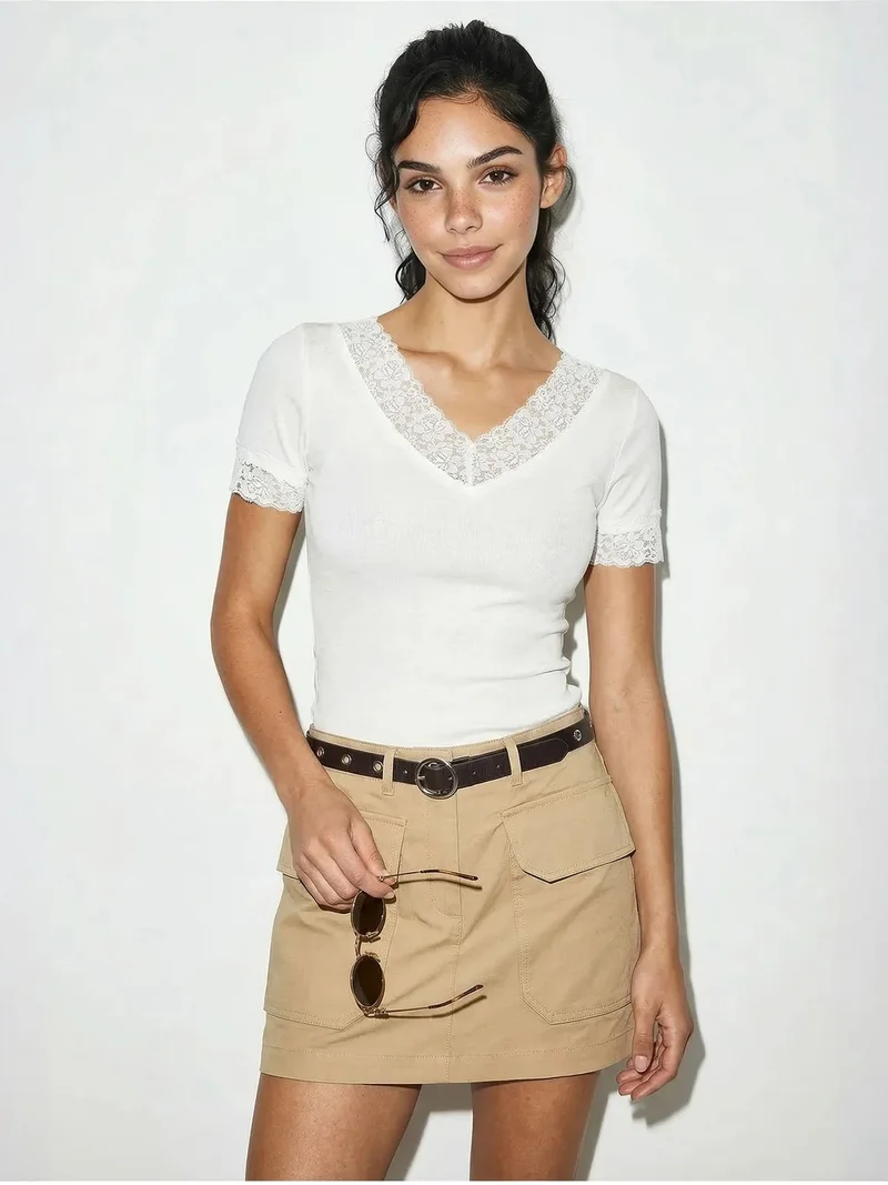 بيانكو لوتشي LUCCI V-Neck Slim Fit Blouse