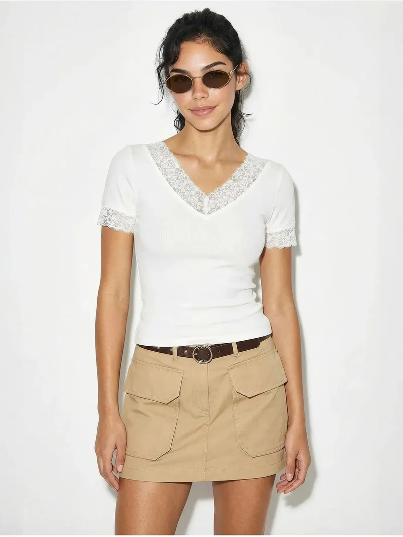بيانكو لوتشي LUCCI V-Neck Slim Fit Blouse