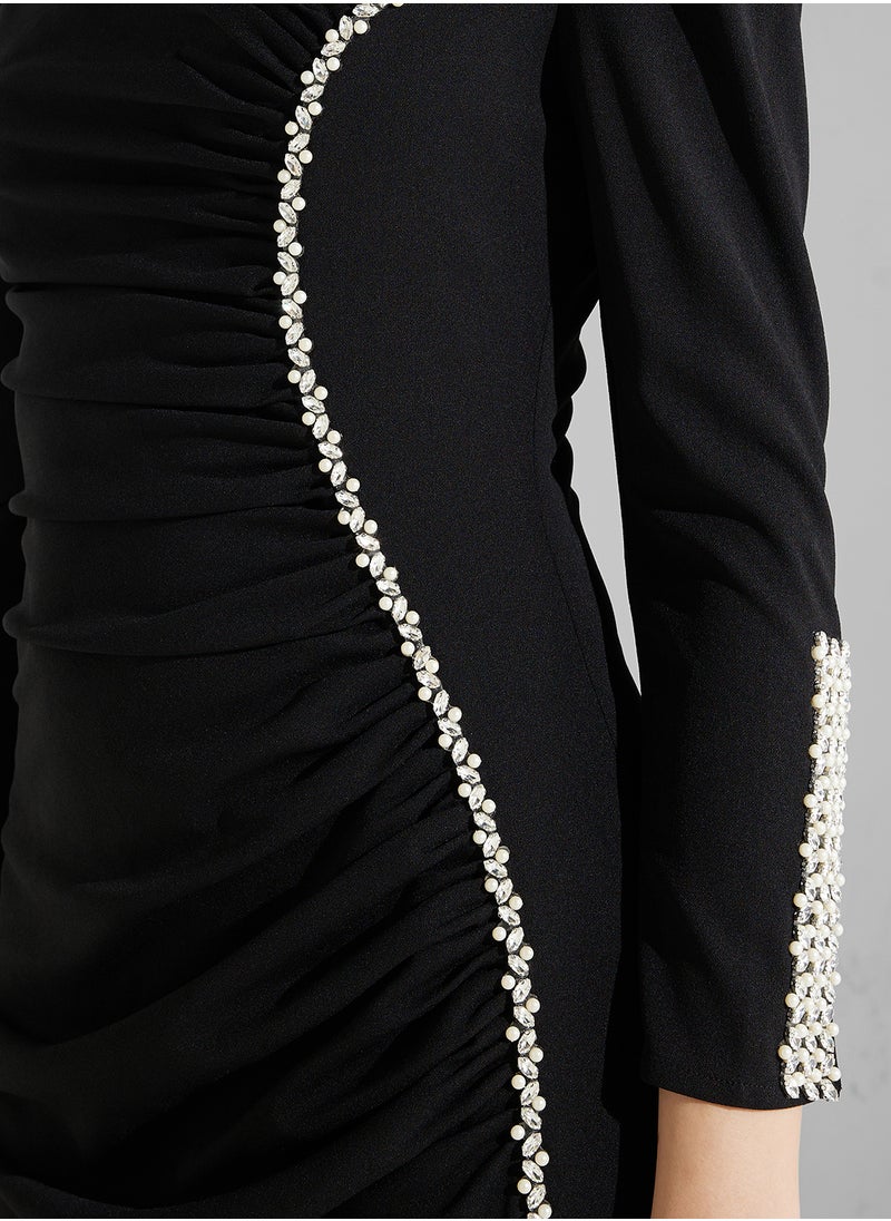 Namshi x Ruched Bodycon Crystal Embellished Evening Dress  - Image 4