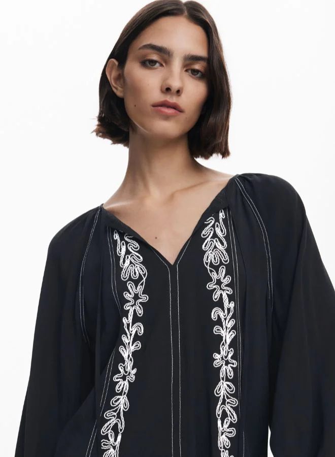 ديسيجوال بلوزة مع تطريز متباين