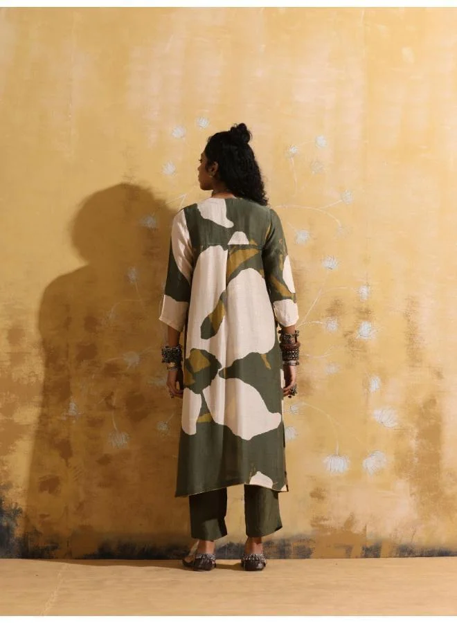 ترو برونز طقم كورتا مستقيم بطبعة زهور من الموسلين والحرير باللون الأخضر والبني