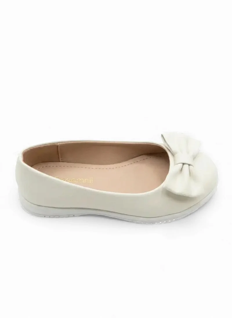 Geoomnii Junior Girls’ Closed Flat Shoes – Comfortable, Lightweight & Everyday Wear