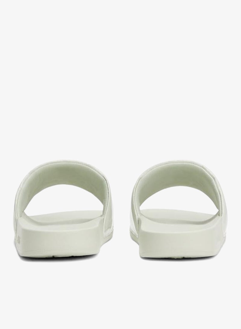 TOMMY JEANS Flag Pool Patent Slide - Image 3