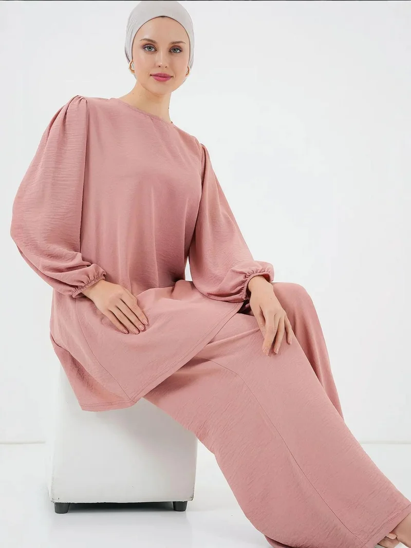 بيغ دارت طقم قطعتين بأكمام طويلة وياقة دائرية بنقشة بارزة