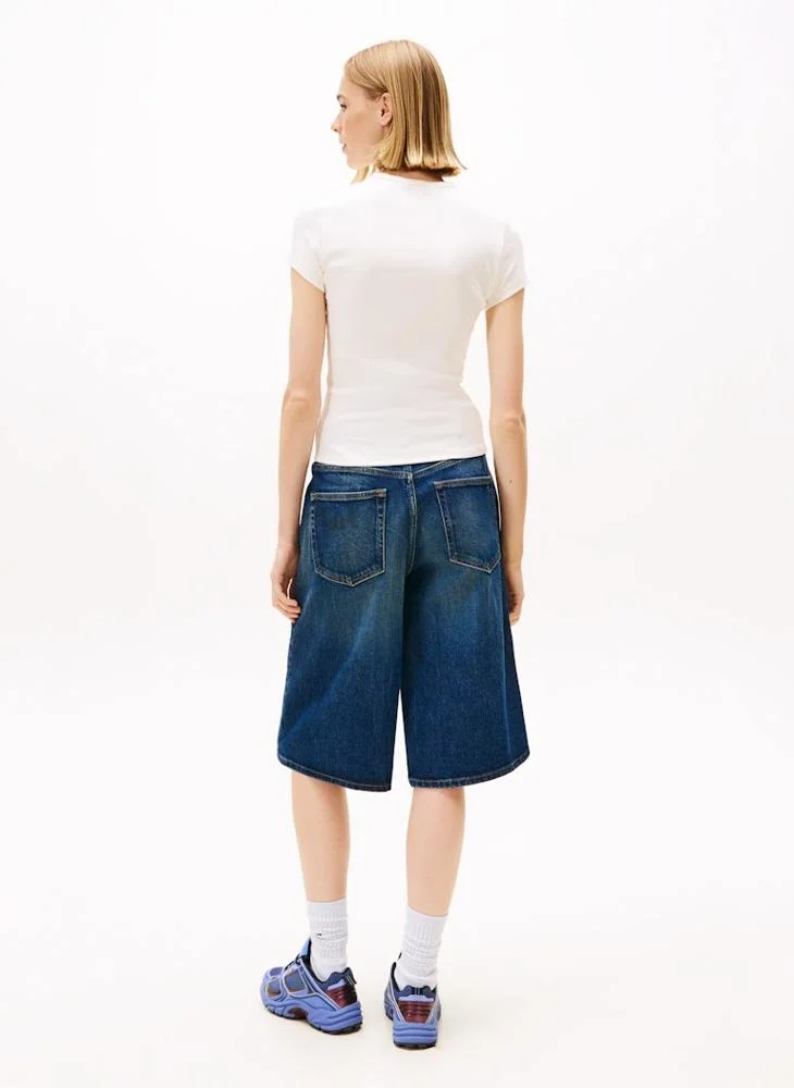 تومي جينز تيشيرت بياقة دائرية مزين برسمة