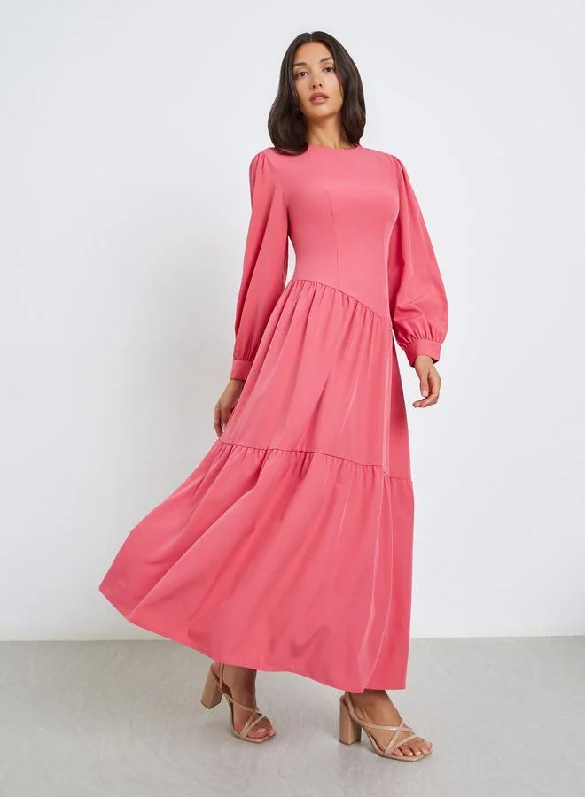 ستايلي فستان طويل سادة مزين بكسرات